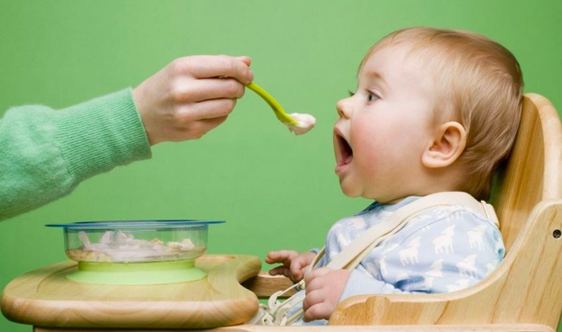 Dinh dưỡng đầy đủ giúp bé phát triển toàn diện