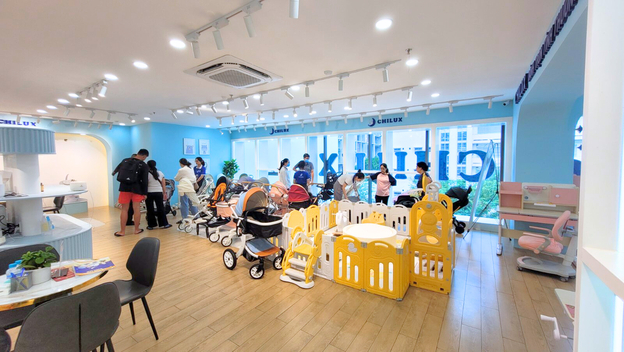 Khách hàng có thể trải nghiệm trực tiếp sản phẩm tại showroom