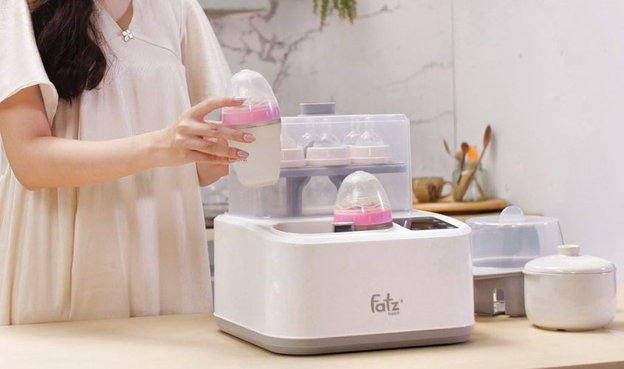 Máy hâm sữa Fatzbaby giúp mẹ chuẩn bị bữa ăn cho bé trong tích tắc