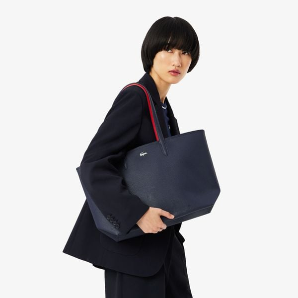 Túi xách Lacoste thiết kế đơn giản nhưng vô cùng tiện dụng (Nguồn: Lacoste)